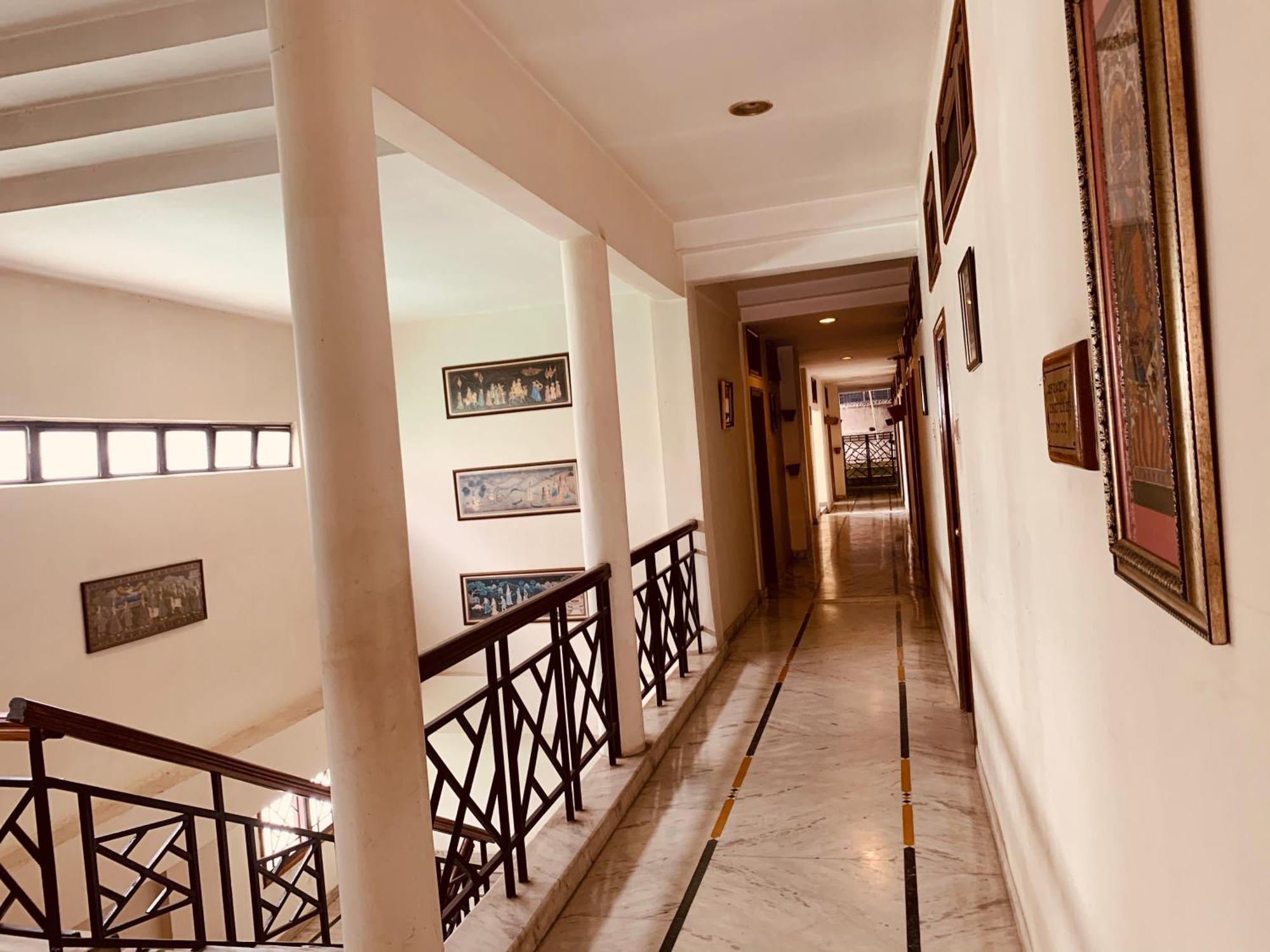 Hotel Devika Дібругарх Екстер'єр фото